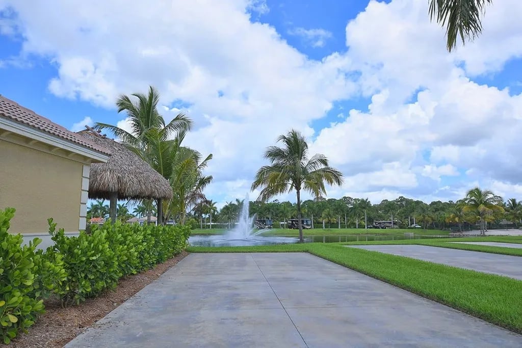 Naples Motorcoach Resort