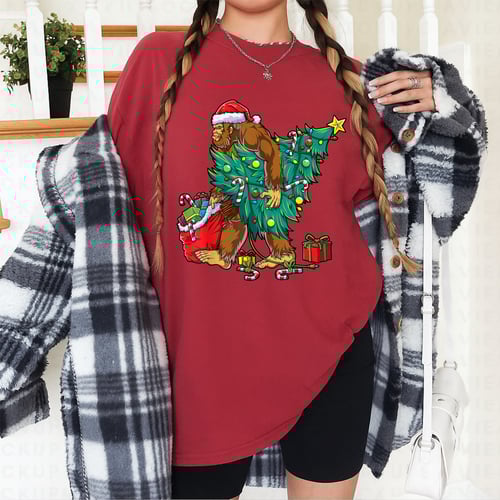 Bigfoot Christmas Tree Lights T-Shirt Funny Xmas Sasquatch Shirt for Boys and Men