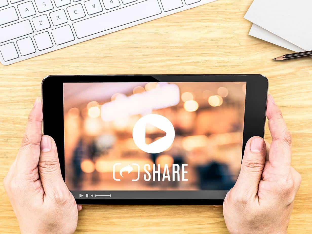 Featured image for “Why You and Your Team Should Build Relationships Through Social Media”