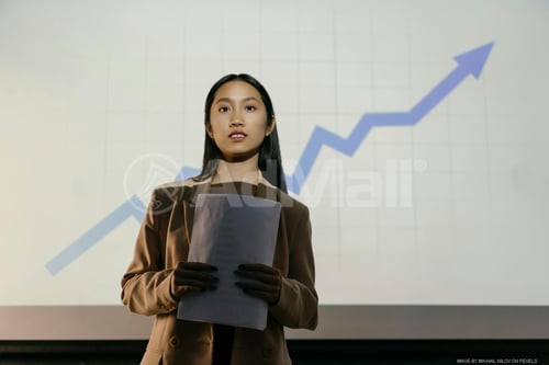 womanpresentationfolde4