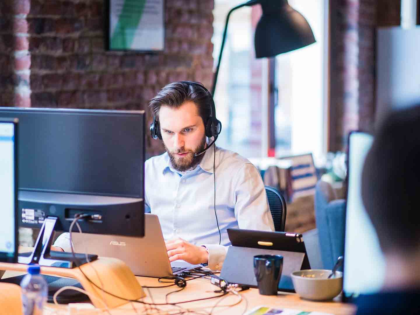 Featured image for “How to Improve Sales Performance in Financial Services”