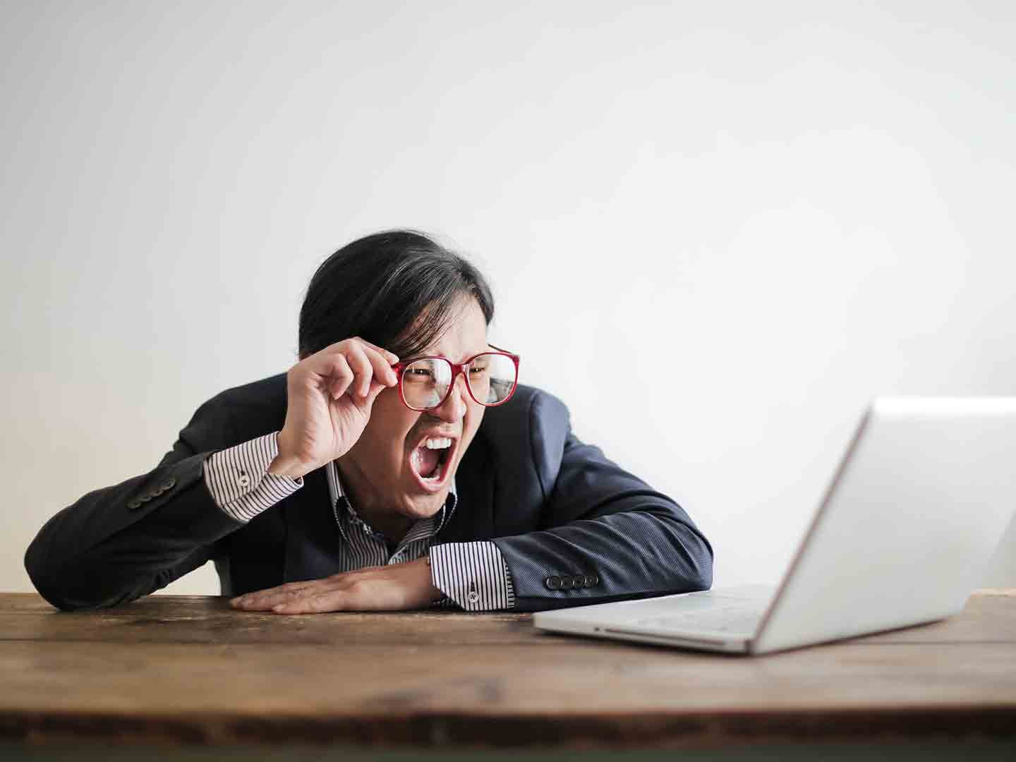 Featured image for “How to Spot Bad Sales Bosses in Your Organization”