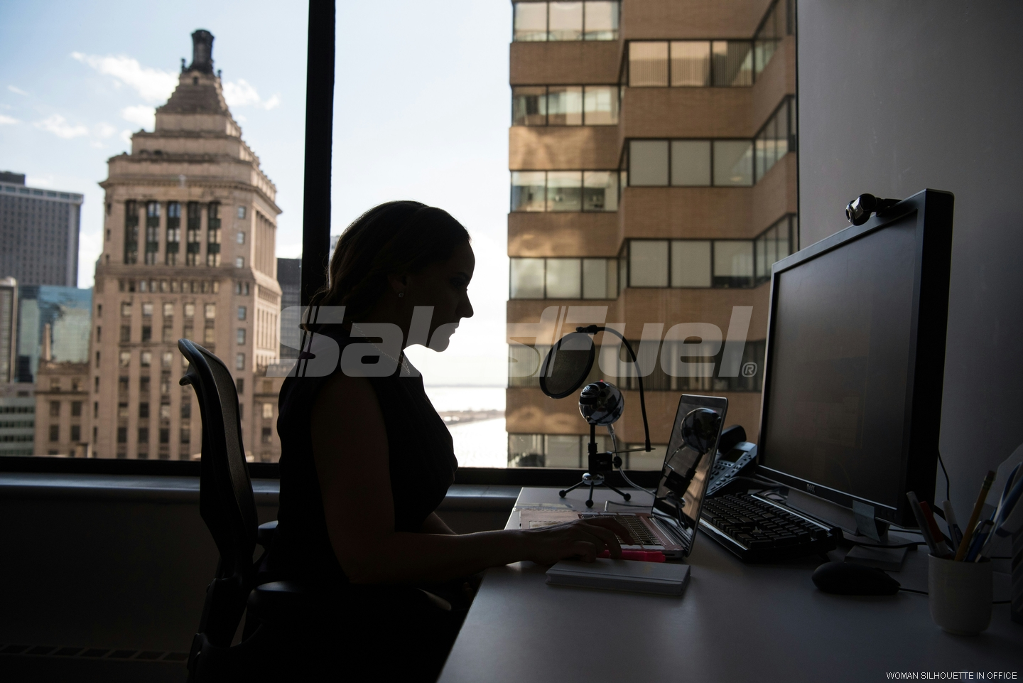Featured image for “C‑Suite Meeting? How to Build Executive Presence in Sales”