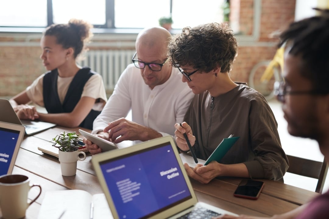 Featured image for “3 Ways That Leaders Can Improve the Employee Retention Rate”