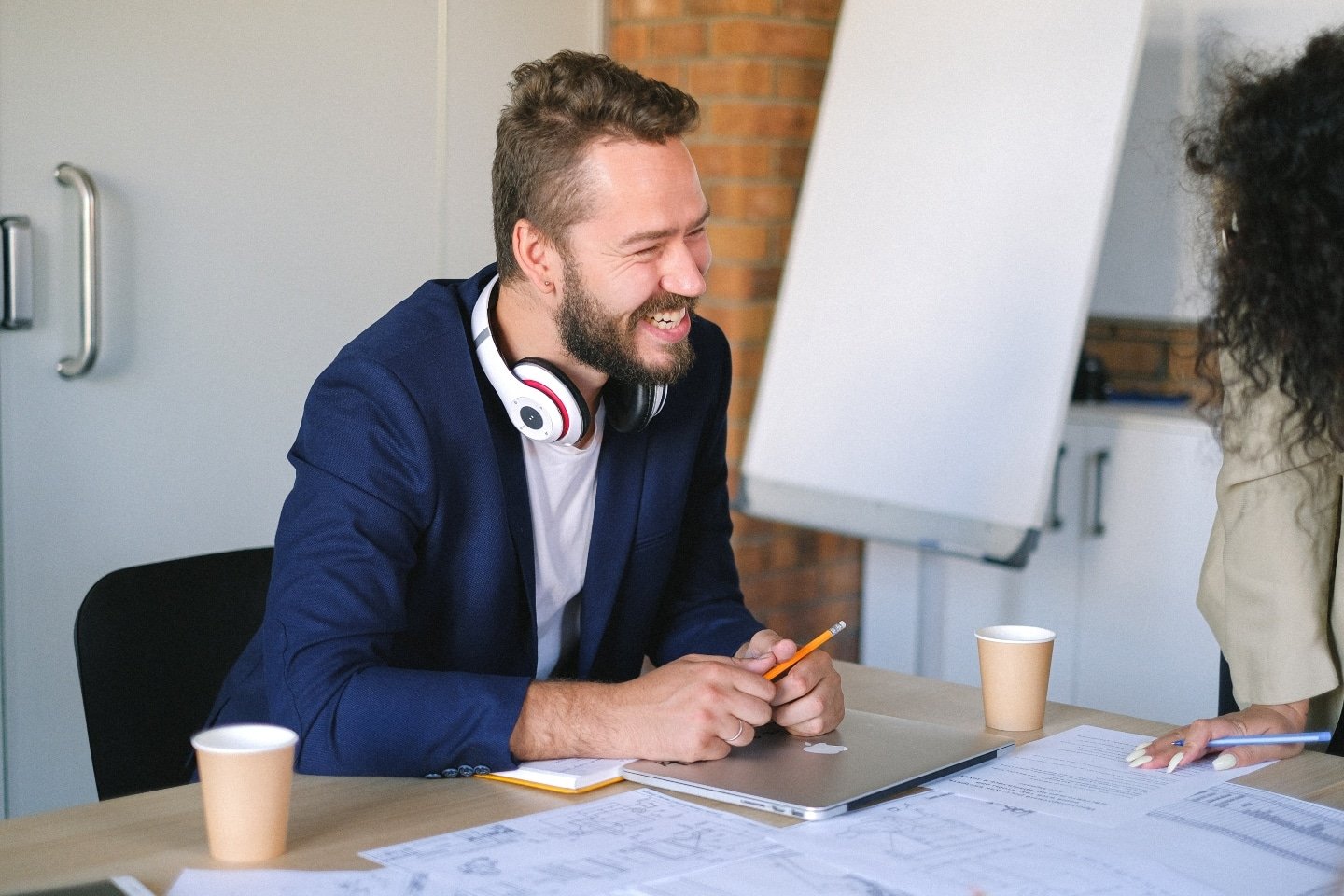 Featured image for “How to Project Sales Authority to Win Over Prospects”
