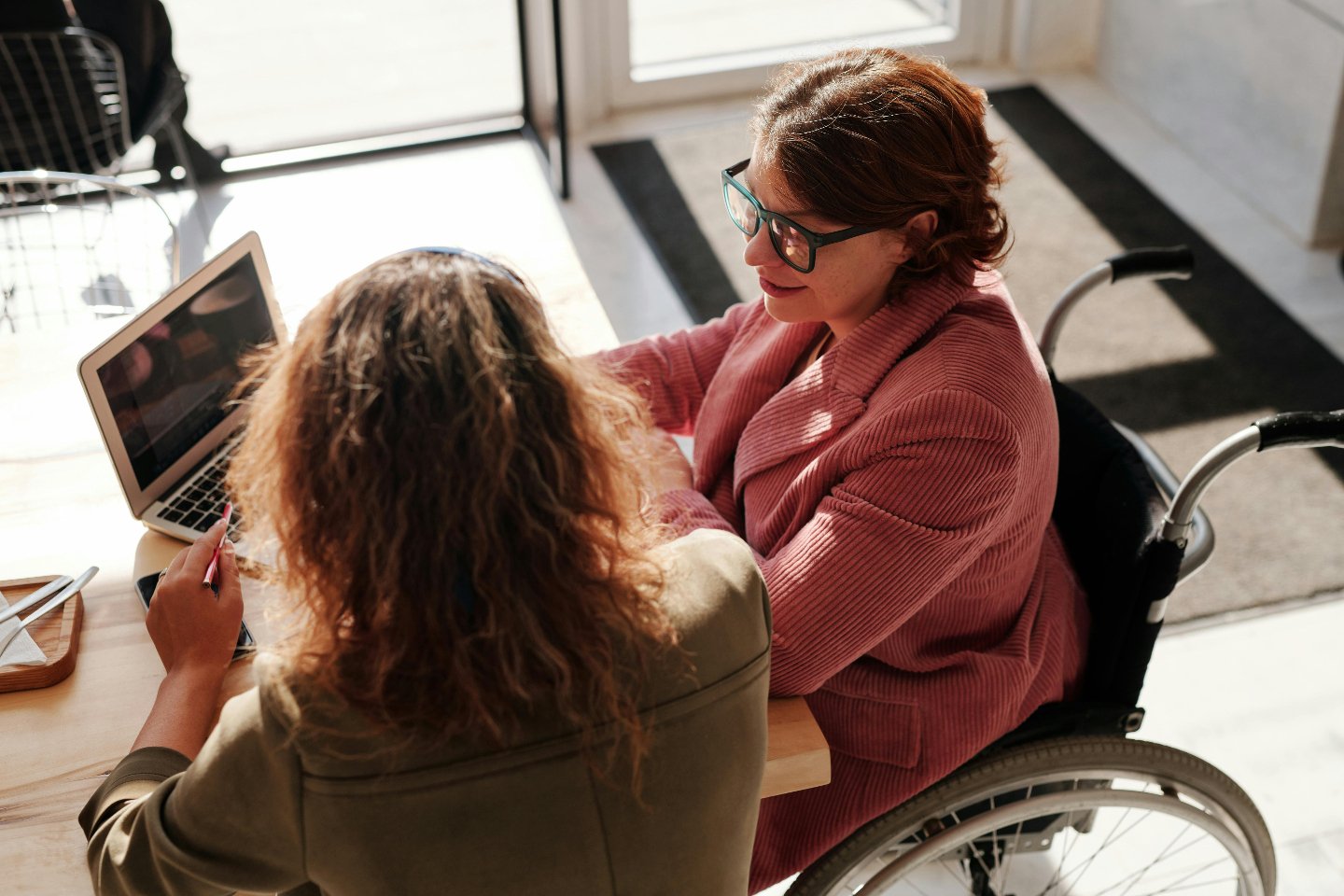 Featured image for “How Can Sellers Successfully Establish Credibility in Sales?”