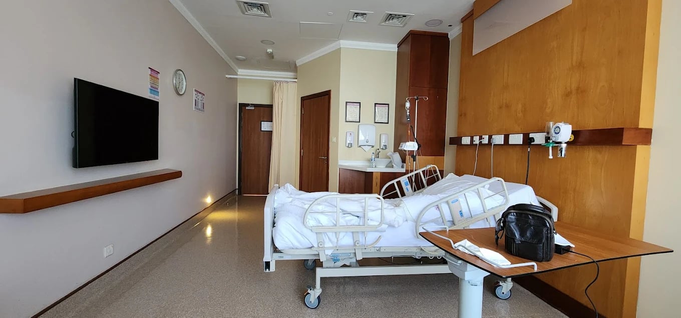 RAK Hospital - Image 4