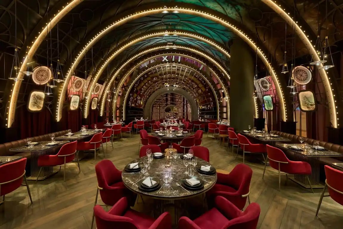 Amelia Lounge - Image 1