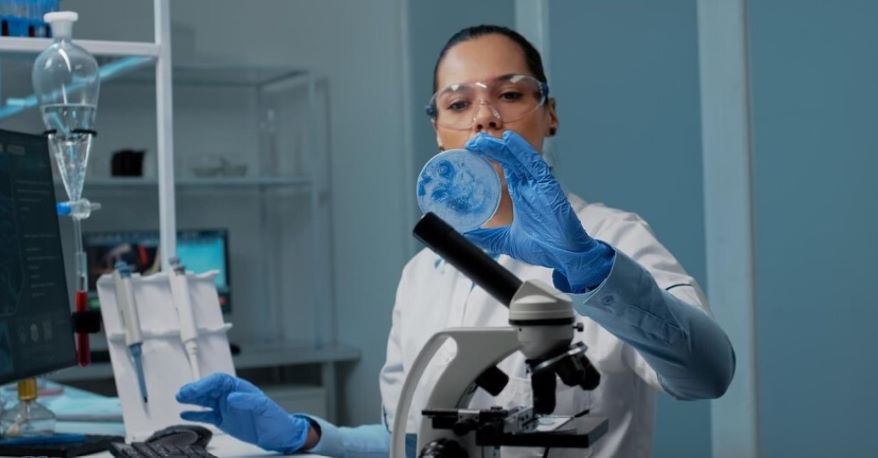 Pathologist