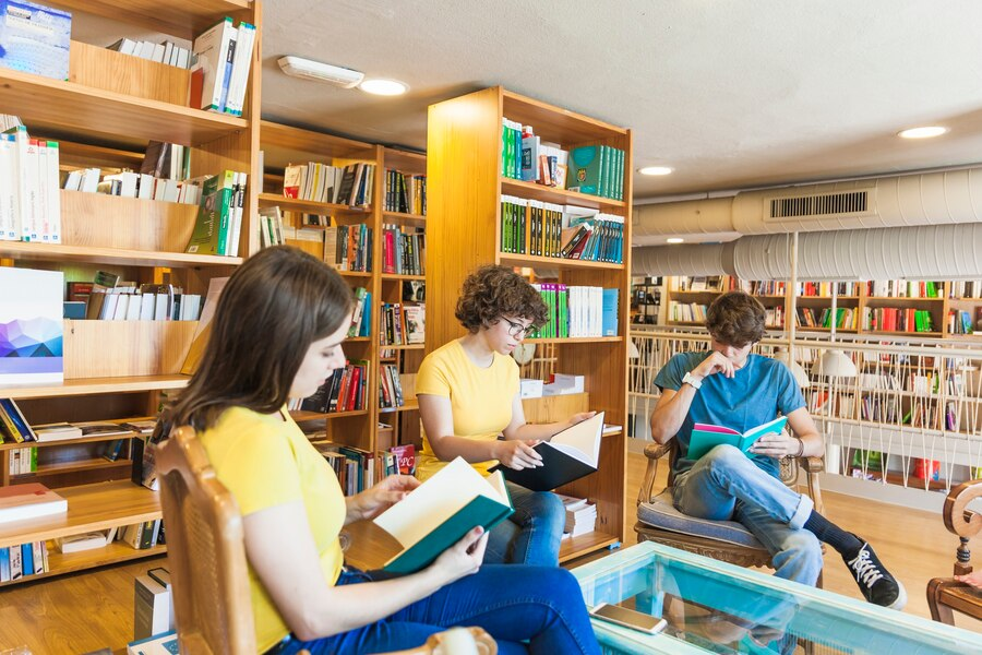 the library COLLEGE LIFE