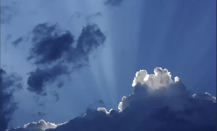 Tyndall Effect (Source: Wikimedia)