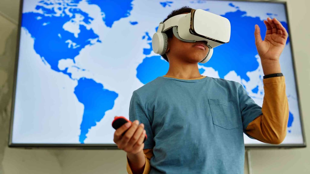 Trip with Virtual Reality Glasses