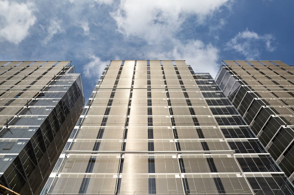 Stay cool with external metal fabric as effective solar protection