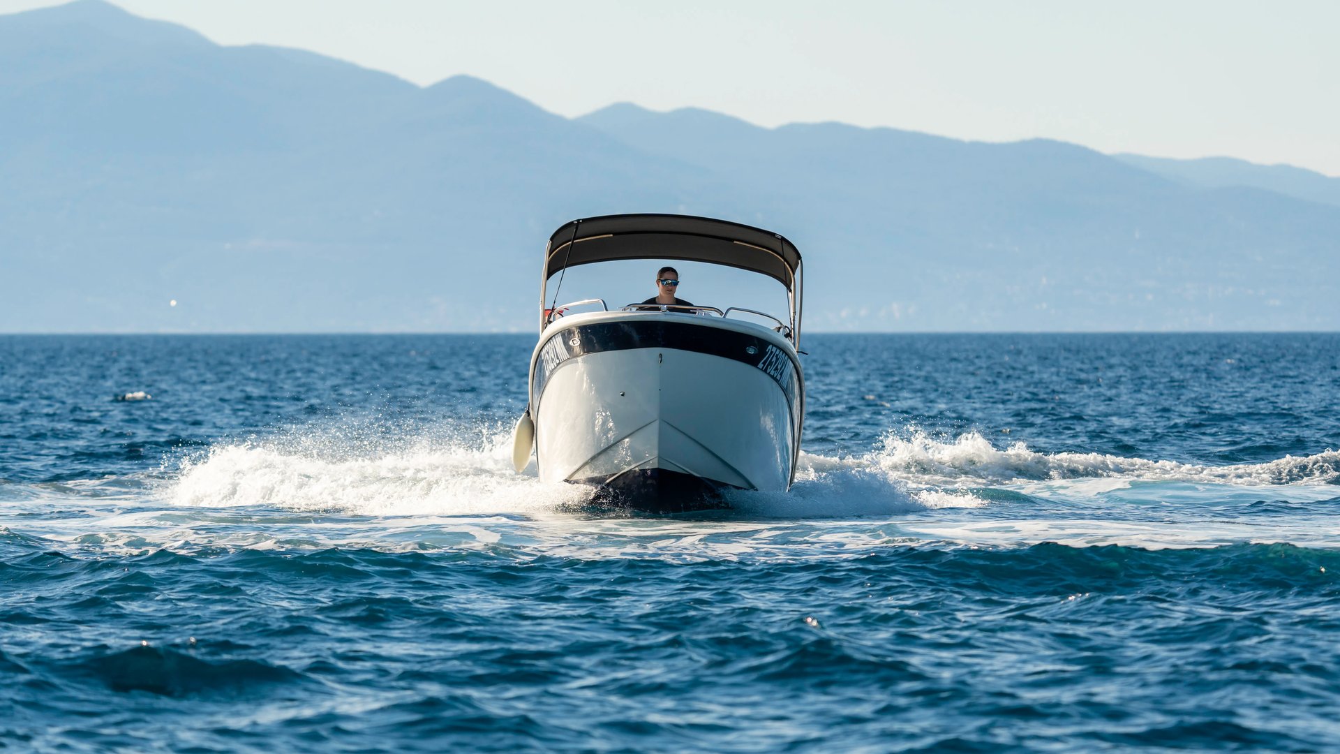 Pogledaj brod: Nautilus 670 Open