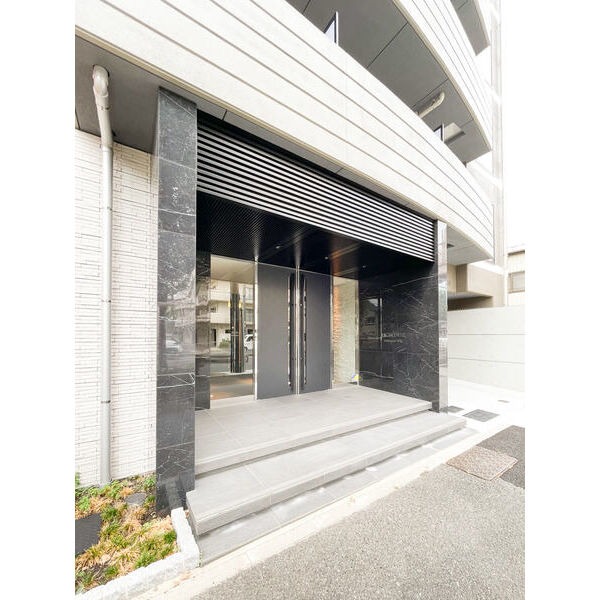 リシュドール川名駅の写真