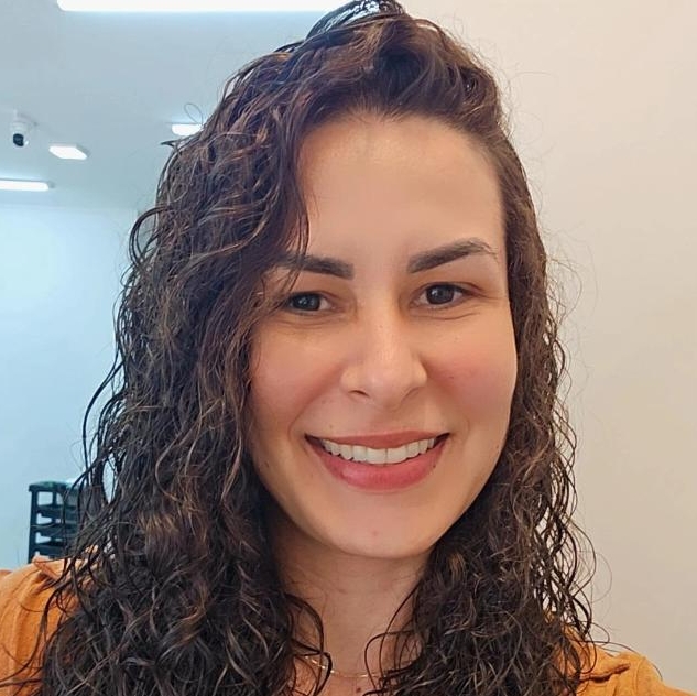 Misia Leani Araújo Milhomem
