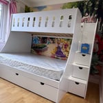 double and single bunk bed with stairs icon