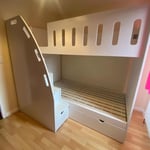 Bunk beds steps front
