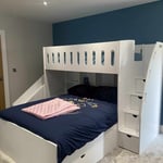 Space-saving corner bunk beds