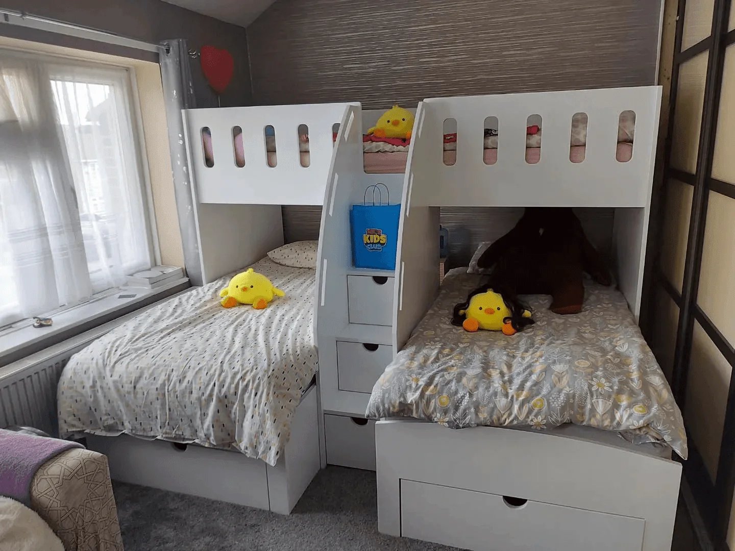 triple bunk bed