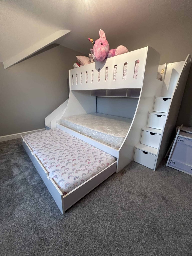double and single bunk bed with trundle