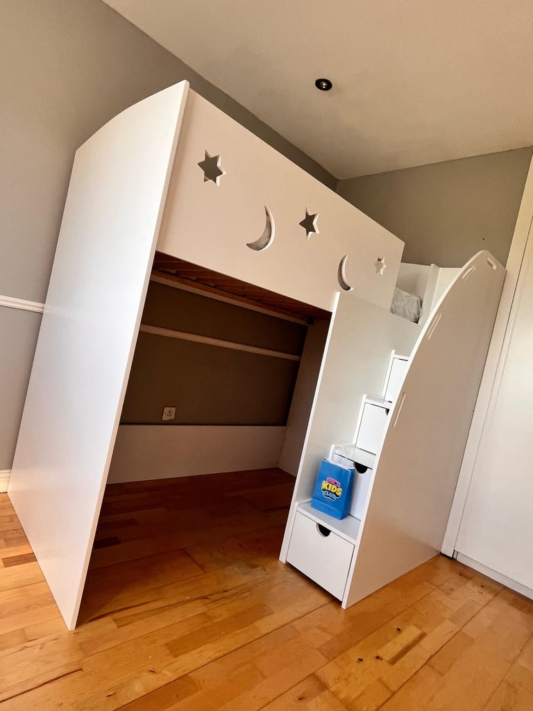Children’s high rise bed
