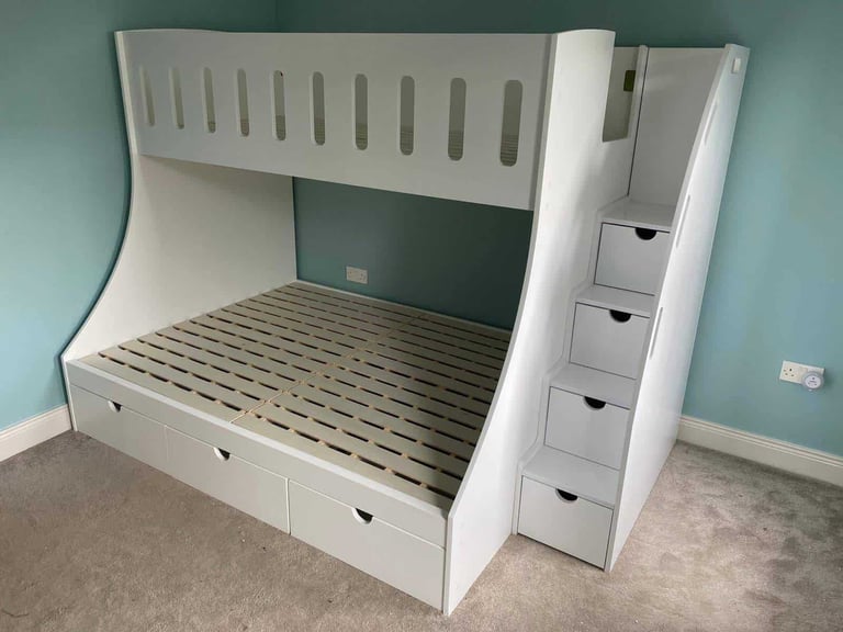 Double and single bunk bed