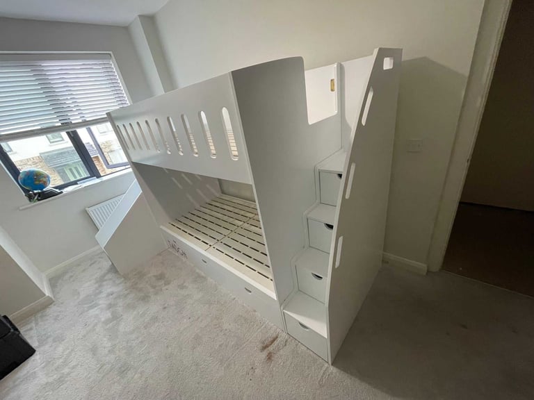 Single wooden bunk beds without slide and stairs