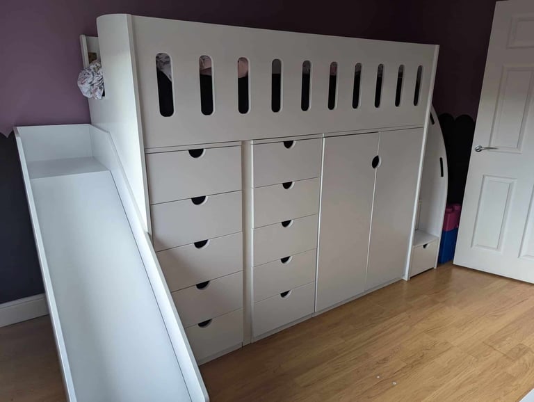 Cabin bed with storage drawers
