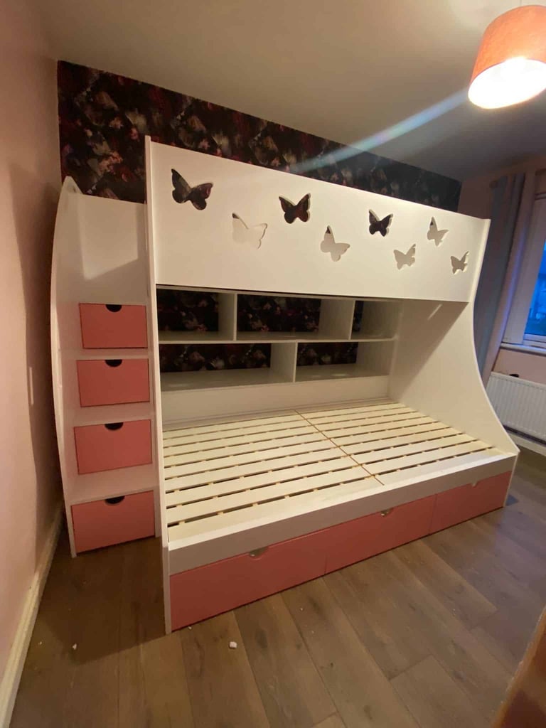 kids bed with shelving