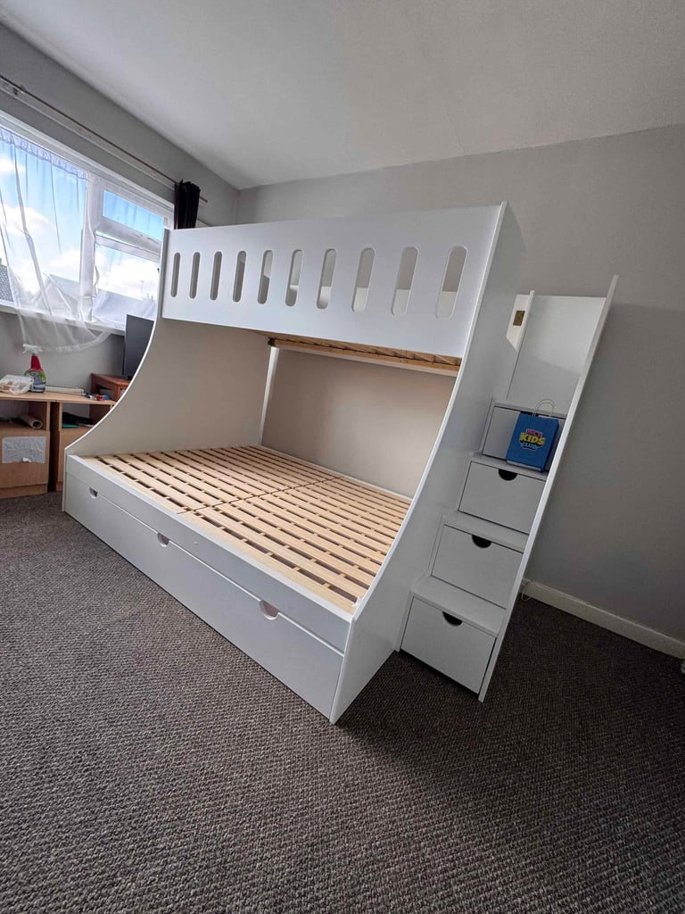 double and single bunk side view