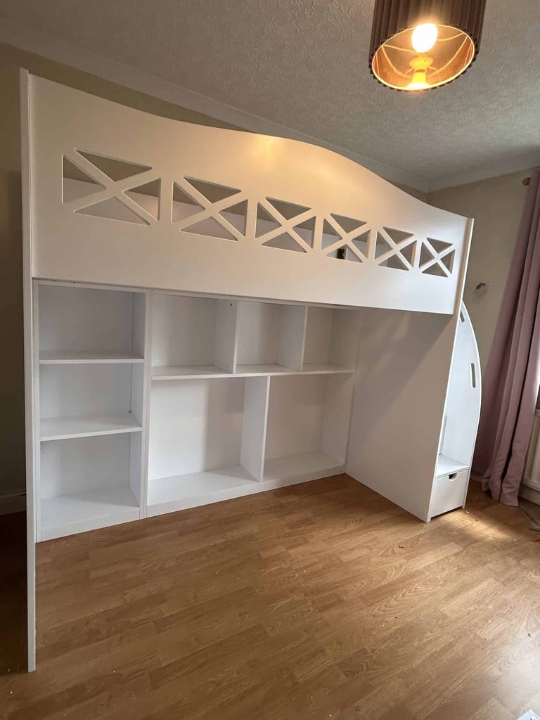 Highsleeper With Shelving
