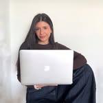 Elena, creadora UGC en Manises