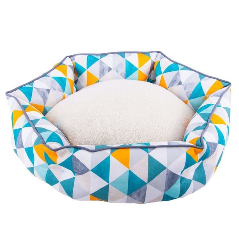 מיטת משולשים במגוון גדלים