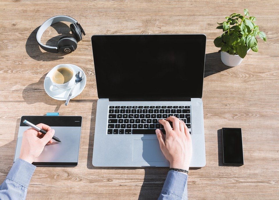 Read more about the article Transforming Your Outdoor Space into Your New Work Station