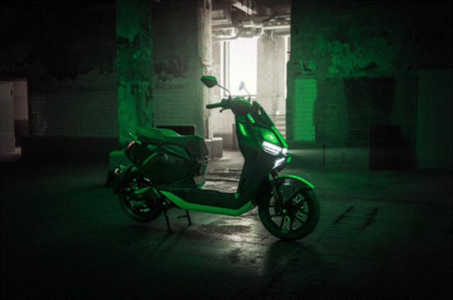 Fqi X Razer - FQiX x Razer: el scooter que lleva la estética gamer a la calle - 1wMmpzMxQ2M0gjOt92YuwWah12ZANXa0FGbzpTOzMTMxATMxczM6cmbw5yMwUTOkZmYmN2NiJTNlhTYh