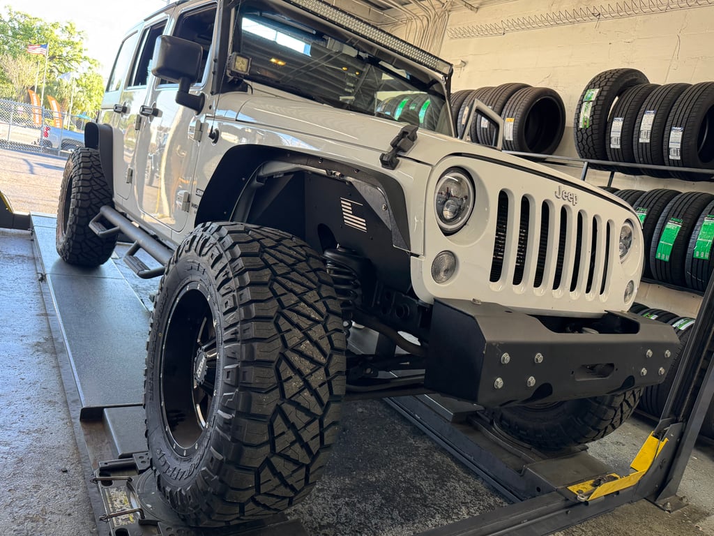 35/12.50R20 Nitto installation and wheel Alignment