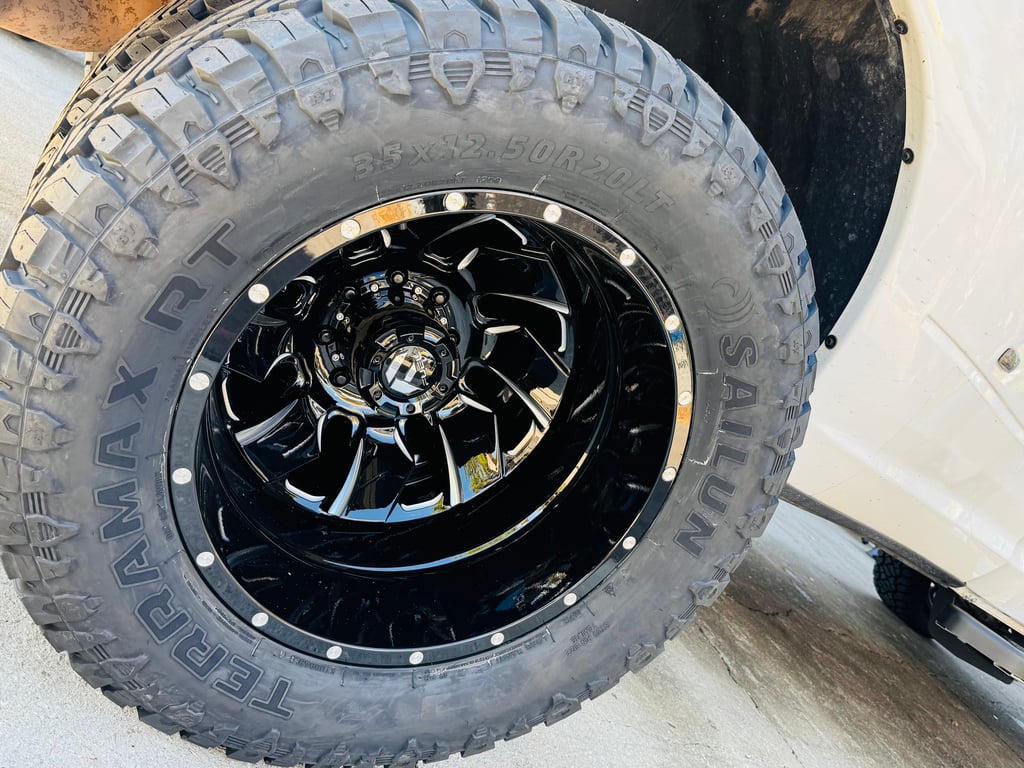 Leveling Kit with 35/12.50R20 A/T Tires thumbnail 3