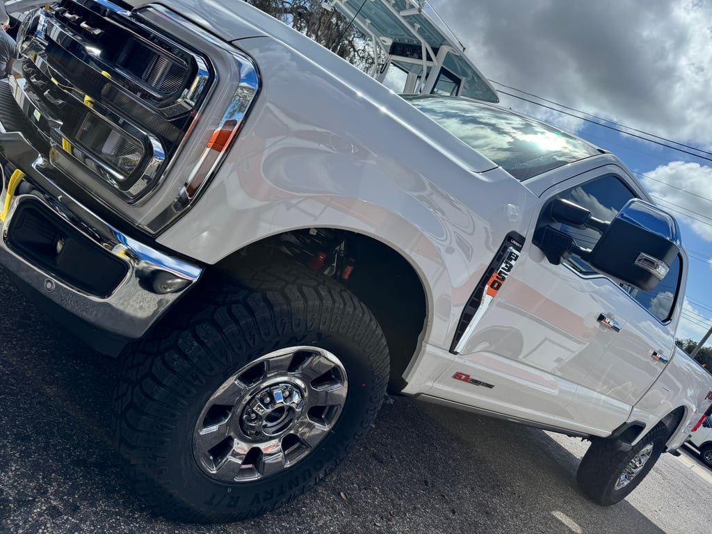 Rancho 2.5 Shocks, 37/12.50R A/T Tires, LevelingKit thumbnail 2