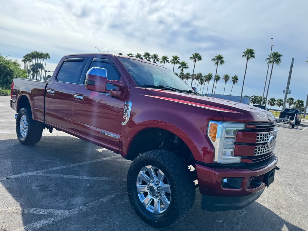 2017 Ford F-250 Platinum Super Duty - Photo 2