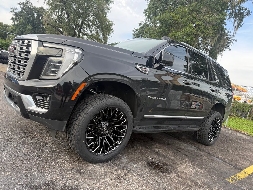 3 inch Lift Kit, 22x10 Wheels, 305/45R22 Toyo Tires