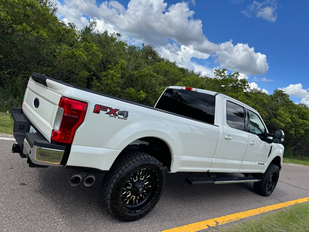 2019 Ford F-350 Lariat Super Duty - Photo 3
