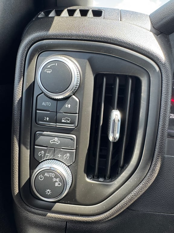 2022 GMC SIERRA - Photo 8