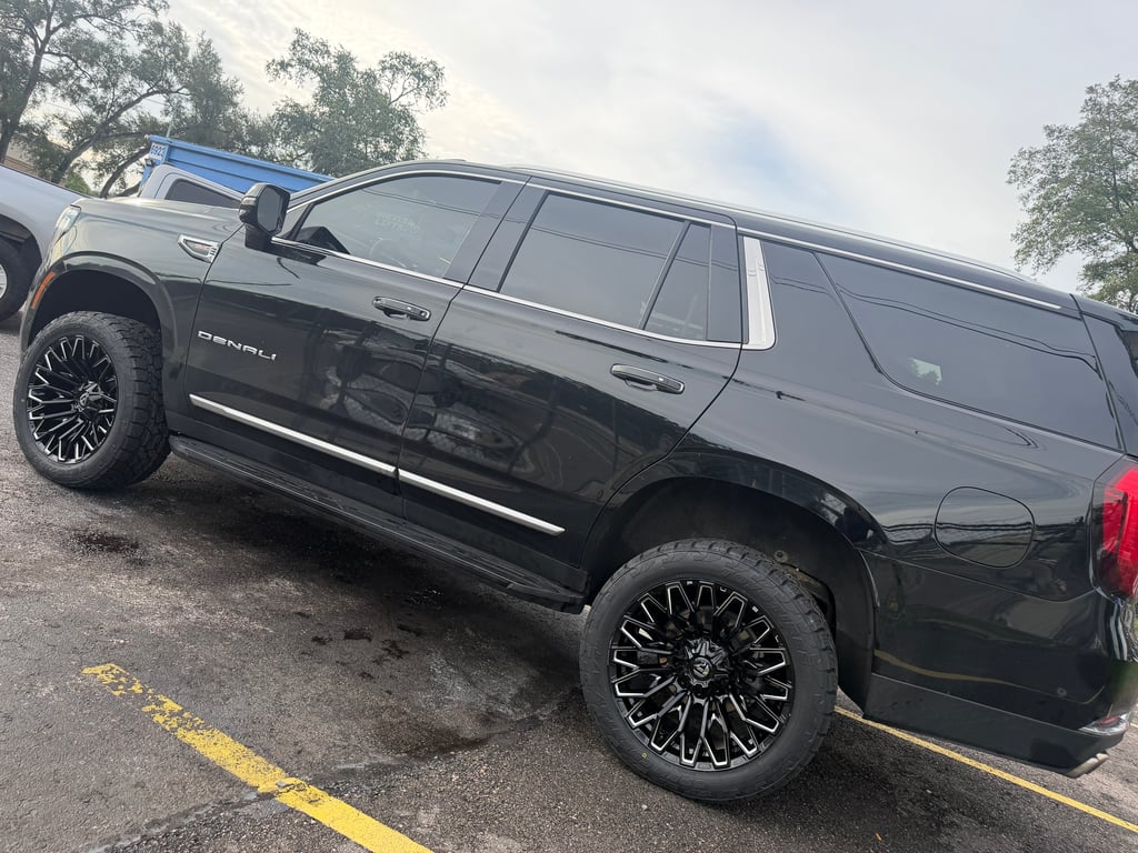 3 inch Lift Kit, 22x10 Wheels, 305/45R22 Toyo Tires thumbnail 2