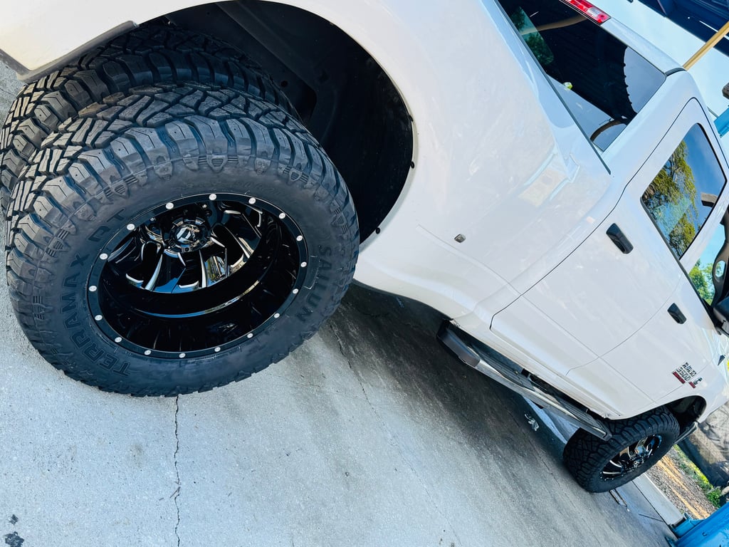 Leveling Kit with 35/12.50R20 A/T Tires thumbnail 5