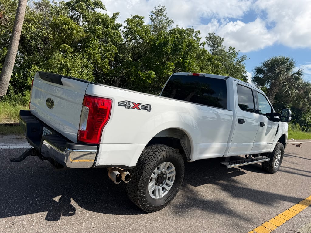 2017 Ford F-250  - Photo 3