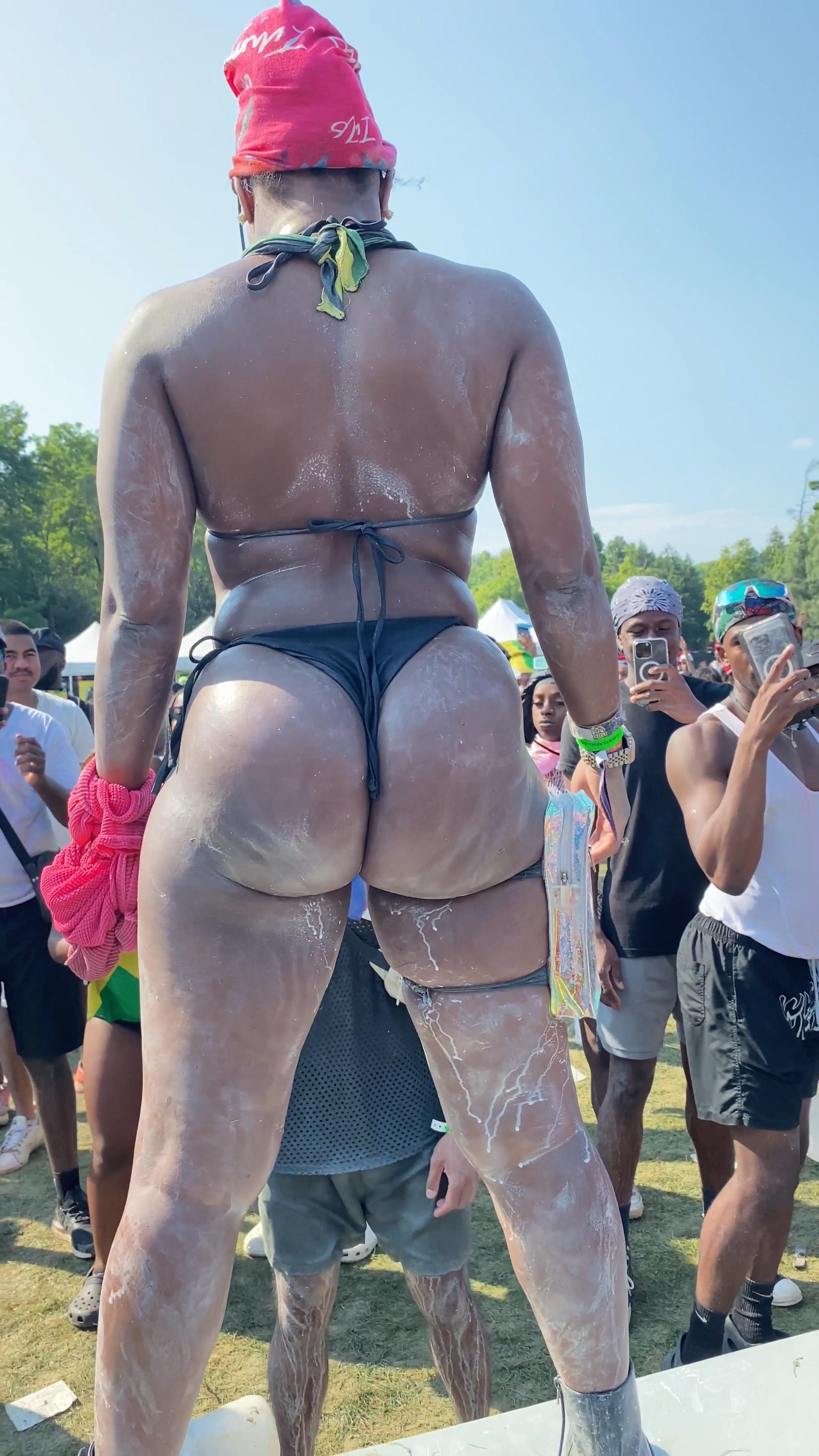 Bubble Buns Goes Crazy 🇯🇲