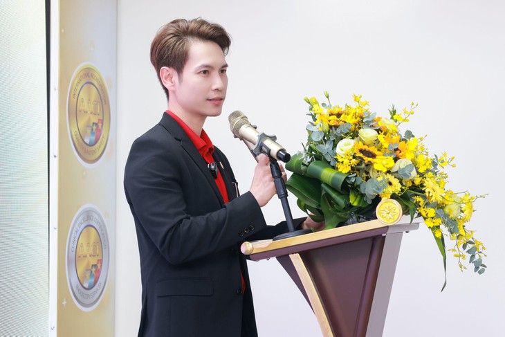 Tuổi Trẻ: Phòng khám Doctor Check được trao chứng nhận nội soi xuất sắc từ Hoa Kỳ