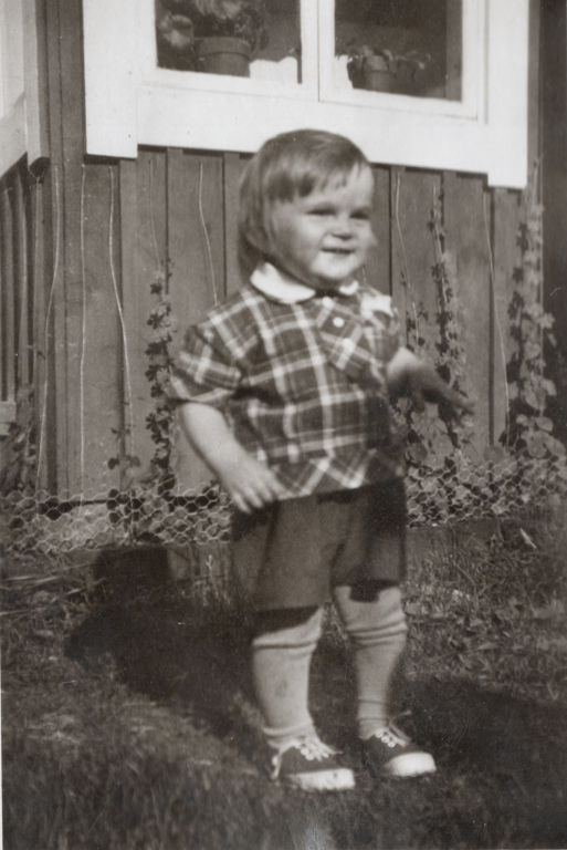 Pikku, pikku Jarmo Sääjärvellä 1950-luvun puolivälissä