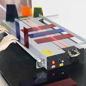 Μηχάνημα για διαμόρφωση και λύγισμα plexiglass